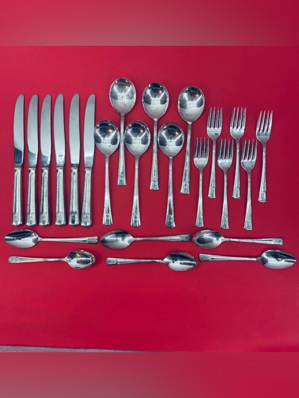 27 pc WM Rogers Sectional International Silver Plated Vintage Flatware Set